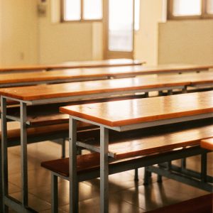 nettoyage établissement scolaire écoles bancs tables